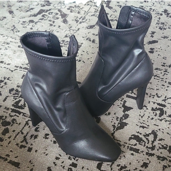 ALDO Delores Black Ankle Booties - Picture 5 of 9